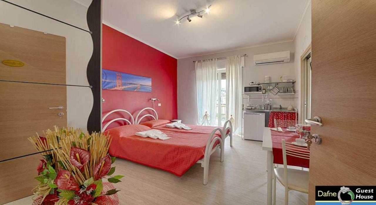 Dafne Portonaccio Hotel Рим Екстериор снимка